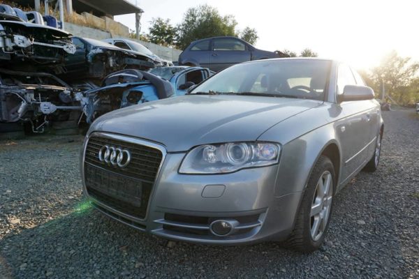 Dezmembrez Audi A4, an 2007, motorizare 3.0 TDI Quattro, manuala